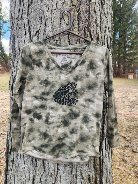 hand printed frog tshirt - upcycled thrifted tee - small