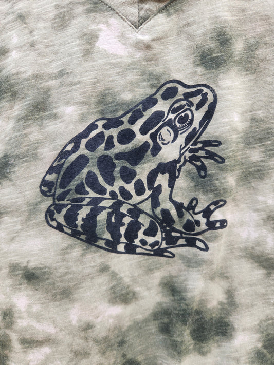 hand printed frog tshirt - upcycled thrifted tee - small